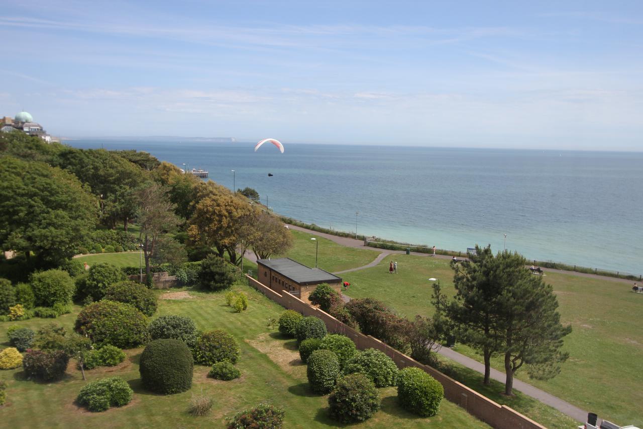 Hotel Riviera By The Sea Bournemouth Esterno foto
