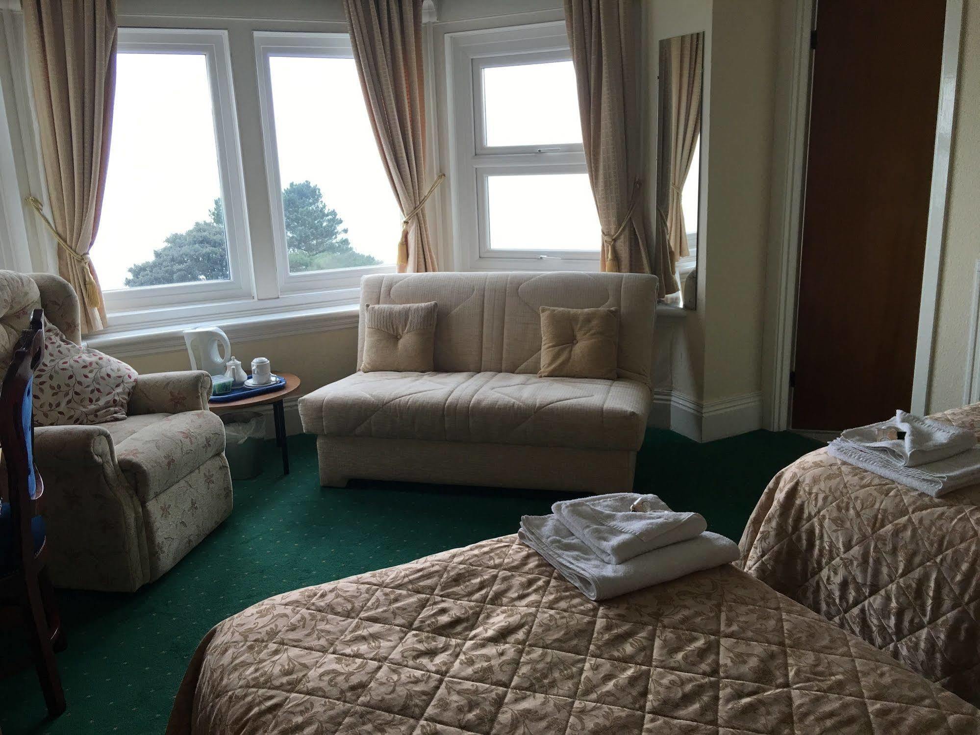 Hotel Riviera By The Sea Bournemouth Esterno foto