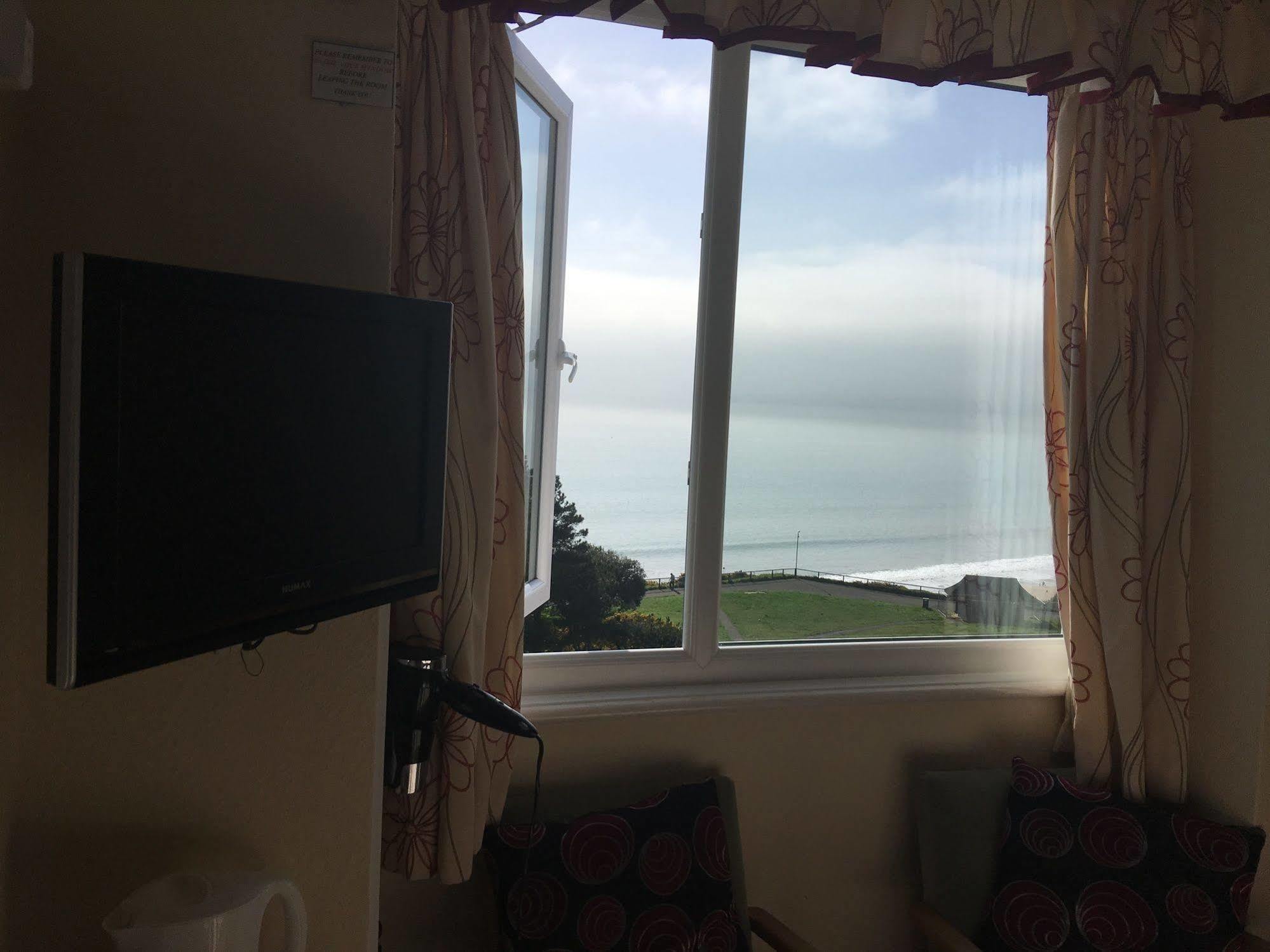 Hotel Riviera By The Sea Bournemouth Esterno foto