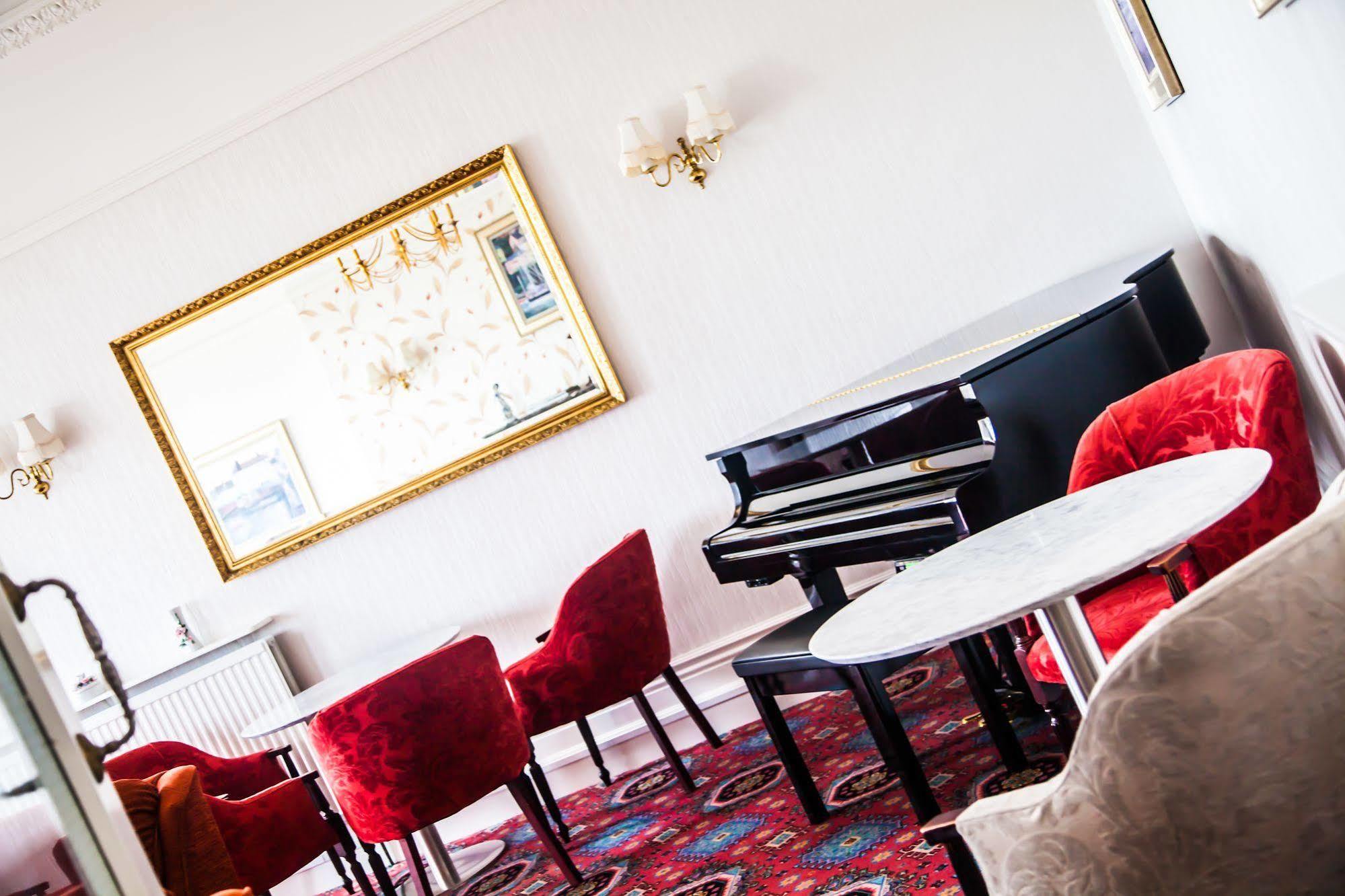 Hotel Riviera By The Sea Bournemouth Esterno foto