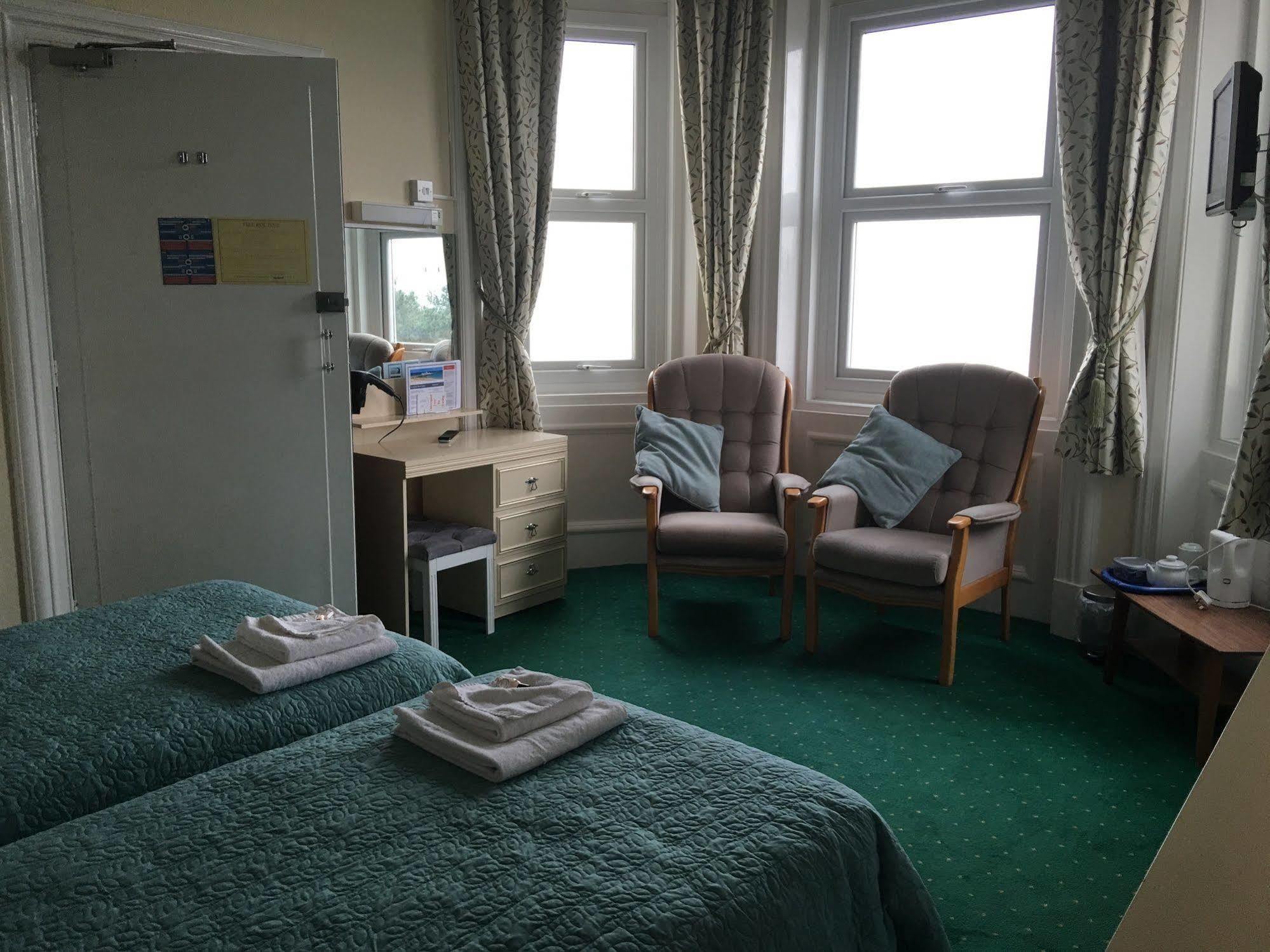 Hotel Riviera By The Sea Bournemouth Esterno foto
