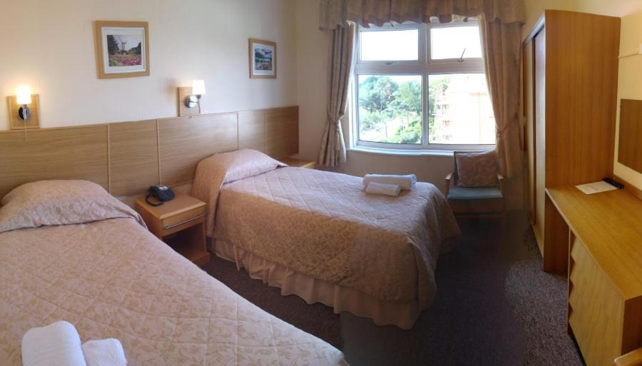 Hotel Riviera By The Sea Bournemouth Esterno foto